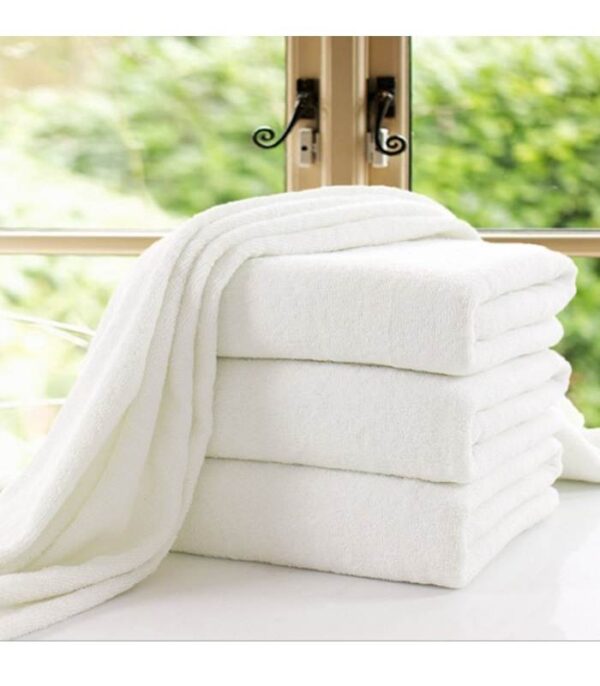 4pc Luxury White Bath Towel Set 70x150cm Premium Cotton 550 GSM Ultra Soft and Highly Absorbent Expertly Woven for Durability Hotel And Spa Quality Towels