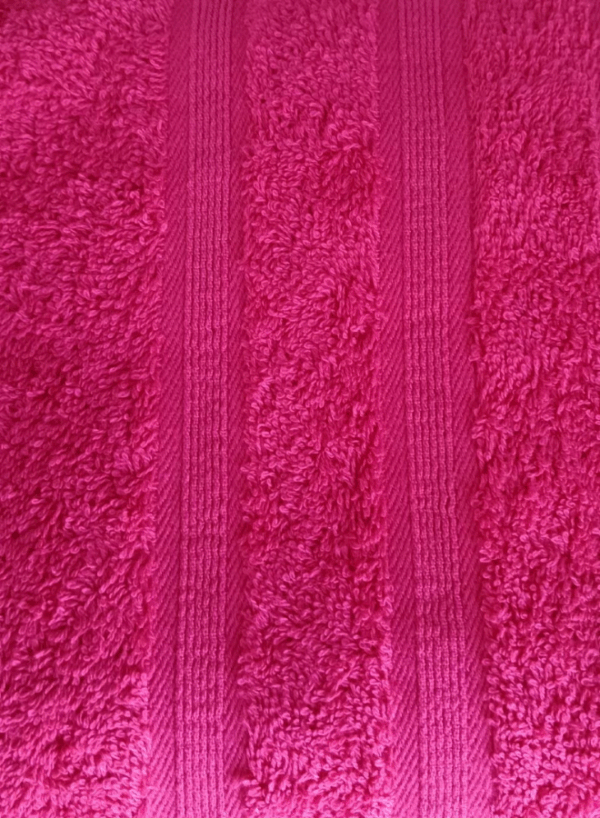 4 Pieces Luxury Pink Bath Towel Set 70X150cm 630 GSM Premium Cotton Ultra Soft and Highly Absorbent Expertly Woven for Durability Hotel And Spa Quality Towels