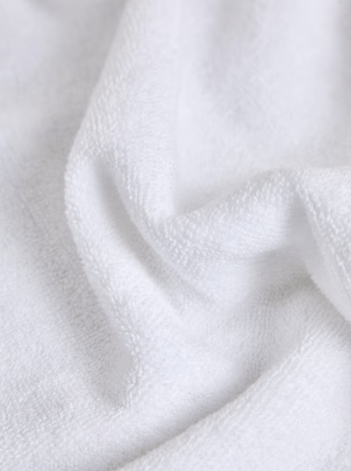 4pc Luxury White Bath Towel Set 70x150cm Premium Cotton 550 GSM Ultra Soft and Highly Absorbent Expertly Woven for Durability Hotel And Spa Quality Towels