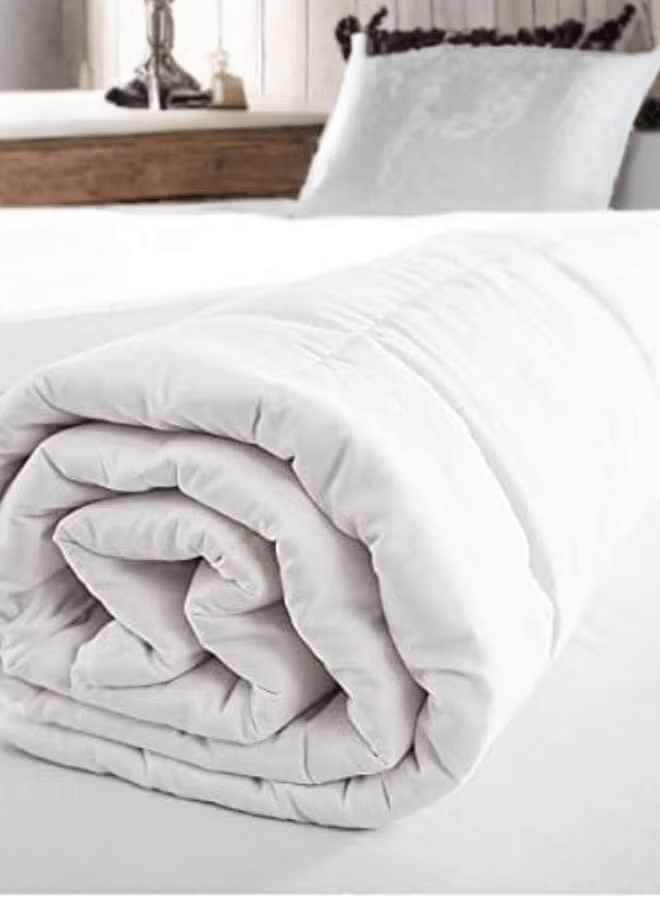 All-Season Duvet 160x190 cm – Microfiber Fill with Cotton Cover – Soft & Lightweight Comfort