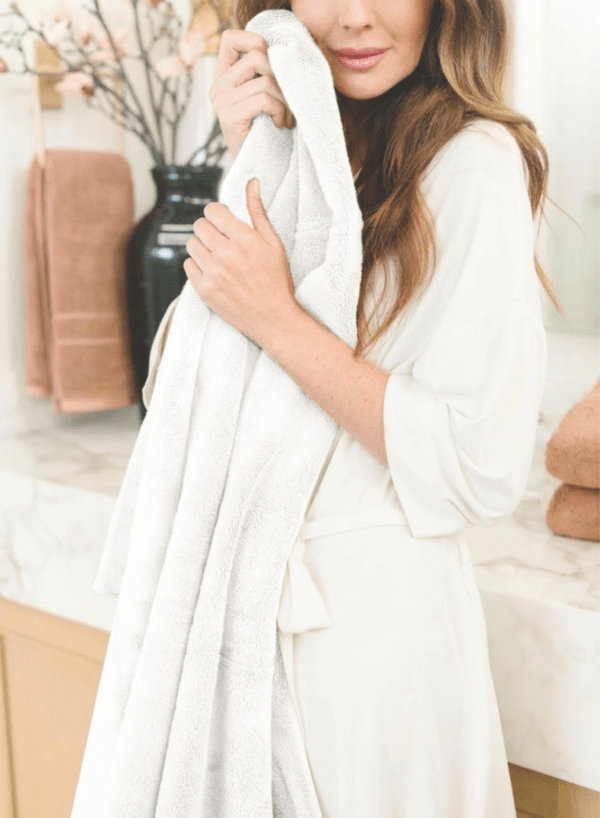 Pearl Coast Luxury Bath Towel Set (Pack of 4) – Premium 100% Cotton, 630 GSM – Ultra Soft, Highly Absorbent Hotel & Spa Quality Towels